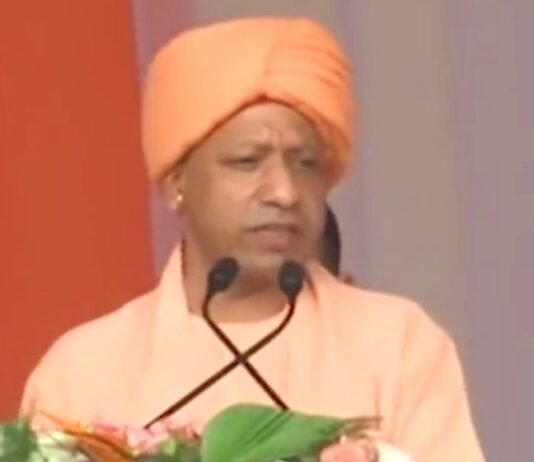 सीएम योगी ने ध्वजारोहण कर प्रदेशवासियों को दी स्वतंत्रता दिवस की शुभकामनाएं, कही ये बातें स्वतंत्रता दिवस