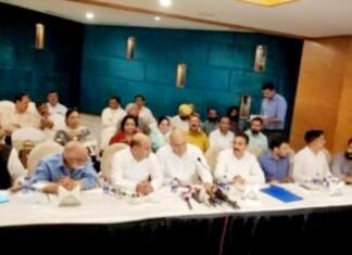 JK में कांग्रेस के 64 नेताओं ने दिया इस्तीफा, होंगे गुलाम नबी आजाद की पार्टी में शामिल गुलाम नबी आजाद