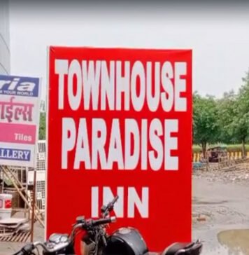 UP: OYO होटल में जान गंवाने वाली युवती का सामने आया Video, मौत से पहले रोत हुए दोस्त से कह रही थी “अर्जुन मुझे बचा लो प्लीज” पिता ने रेप के बाद हत्या का लगाया आरोप ओयो होटल में युवती
