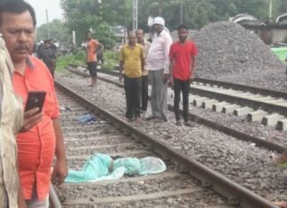 बेटों समेत महिला ने दी जान