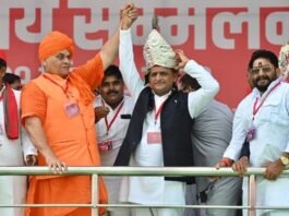 तीसरी बार सपा का राष्ट्रीय अध्यक्ष बन अखिलेश ने कहा, पांच साल में समाजवादियों को बनाना है इतिहास, भाजपा पर निशाना, चुनाव आयोग पर लगाया आरोप सपा अध्यक्ष