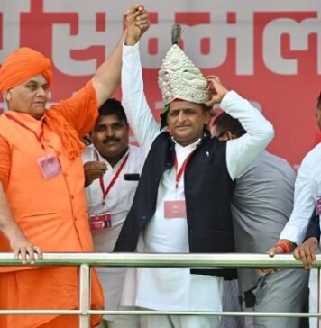 तीसरी बार सपा का राष्ट्रीय अध्यक्ष बन अखिलेश ने कहा, पांच साल में समाजवादियों को बनाना है इतिहास, भाजपा पर निशाना, चुनाव आयोग पर लगाया आरोप सपा अध्यक्ष
