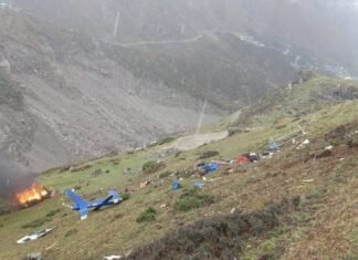 केदारनाथ में हेलिकॉप्टर