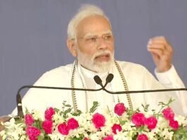 गुजरात में PM मोदी का विपक्ष पर हमला, वे हमारे ऊपर चिल्लाते हैं, क्या हम भ्रष्टाचारियों के खिलाफ कार्रवाई न करें? गुजरात में मोदी