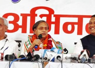 शशि थरूर का दावा