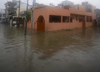 लखनऊ में मूसलाधार बारिश