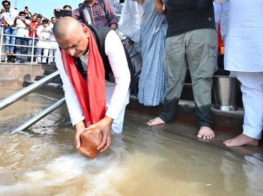मुलायम सिंह की अस्थियां विसर्जित