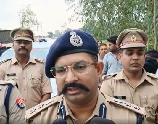 खेल-खेल में गयी छह बच्चों की जान, दो भर्ती, HT लाइन में ठेले की रॉड टच होने से पसरा मातम, SP बहराइच ने बारावफात जुलूस में हादसे की बात का किया खंडन मनहूस खबरें