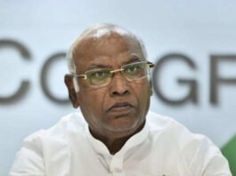 खड़गे का पलटवार
