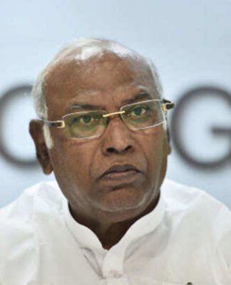 खड़गे का पलटवार