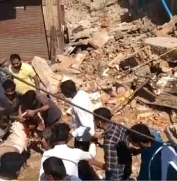 पटाखा फैक्‍ट्री में ब्‍लास्‍ट