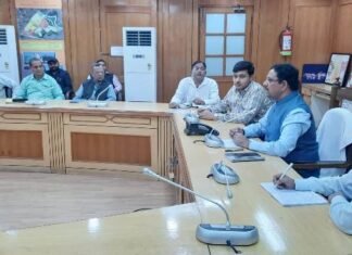 एलडीए उपाध्यक्ष की संपत्ति के बाबू-अफसरों को चेतावनी पांच दिन में निपटाएं फाइलें, औचक निरीक्षण में मिलने पर होगी कार्रवाई एलडीए की फाइलें