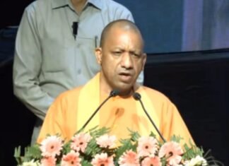 CM योगी ने स्टॉफ नर्सों को नियुक्ति पत्र देकर कहा, आप ने बेहतरीन प्रशिक्षण लिया है तो नौकरी की नहीं कमी स्टॉफ नर्सों को नियुक्ति