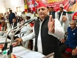 अखिलेश का योगी पर पलटवार, “जिसने खुद नहीं पढ़ी फिजिक्स, हम लोगों को सिखा रहे पेंडुलम” अखिलेश यादव