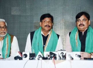 कांग्रेस का भाजपा सरकार पर हमला, कोरोनाकाल के ऑक्सीजन की तरह मंत्री कह रहें, नहीं है कहीं खाद की कमी