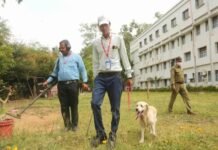 स्कूल में बम