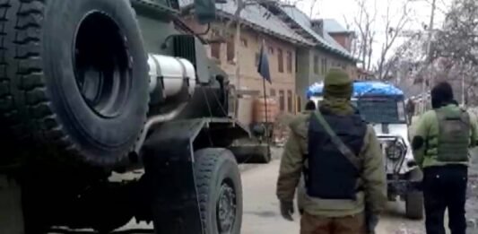 शोपियां में सुरक्षाबलों ने मुठभेड़ में लश्कर के तीन आतंकियों को किया ढेर, हथियार बरामद लश्कर के आतंकी