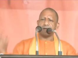 मैनपुरी में योगी