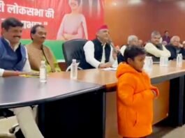 ‘पठान’ मूवी विवाद पर बोले अखिलेश, ‘हमको तो हर रंग में दिखता है प्यार’ फिल्म पठान विवाद