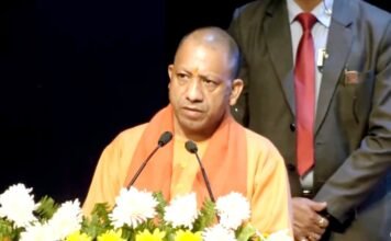जयंती पर श्रद्धांजलि अर्पित कर CM योगी ने कहा, राष्ट्र भक्तों के लिए प्रेरणा है अटल बिहारी का ऋषितुल्य जीवन अटल बिहारी वाजपेयी