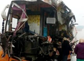 यूपी में फिर हुआ डबल डेकर बस से बड़ा ऐक्सिडेंट, चार यात्रियों की दर्दनाक मौत, कई घायल डबल डेकर बस