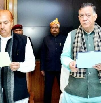 खतौली विधायक मदन भैया को विधानसभा अध्यक्ष ने दिलाई पद व गोपनीयता की शपथ पद व गोपनीयता की शपथ