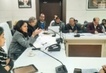 टीकाकरण अभियान में लापरवाही पर कमिश्नर नाराज, अफसरों को दिए निर्देश, घर-घर जाए, बिना वैक्सीनेशन के न रहे कोई भी बच्चा बच्चों का टीकाकरण