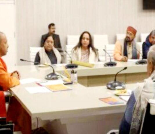 CM योगी ने सांसद-विधायकों संग बैठक कर दिया निर्देश, ग्लोबल इन्वेस्टर्स समिट की तर्ज पर जिलों में भी हो इसका आयोजन इन्वेस्टर्स समिट