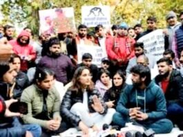 IOA को यौन शोषण की लिखित शिकायत के बाद पहलवानों ने कहा, हम देश के लिए खेलते न कि किसी जाति के लिए पहलवानों का प्रदर्शन