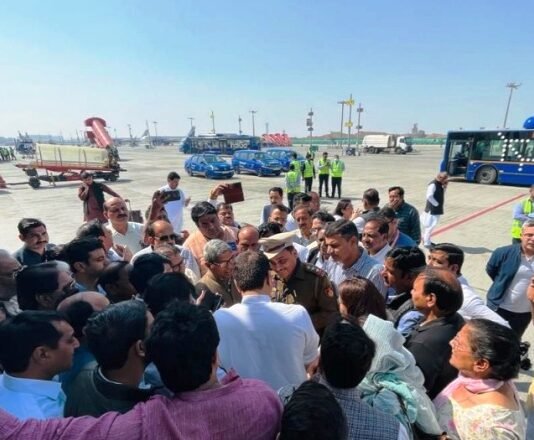 एयरपोर्ट से गिरफ्तारी के बाद पवन खेड़ा को सुप्रीम कोर्ट से बड़ी राहत, दिल्ली की अदालत को अंतरिम जमानत देने का आदेश पवन खेड़ा