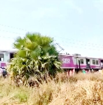 तीन डिब्बे हुए पटरी