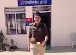 वर्दी में रील वायरल