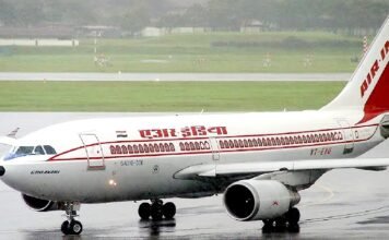 एयर इंडिया की दिल्ली आने वाले विमान की स्वीडन में इमरजेंसी लैंडिंग, बाल-बाल बचे तीन सौ पैसेंजर्स इमरजेंसी लैंडिंग