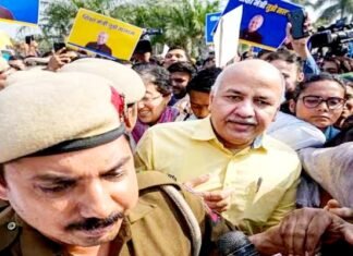 दिल्ली के डिप्टी CM मनीष सिसोदिया गिरफ्तार, आठ घंटे की पूछताछ के बाद CBI ने की कार्रवाई डिप्टी सीएम गिरफ्तार