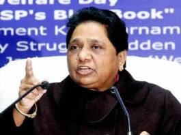 अब मायावती ने कहा, “रामचरितमानस-मनुस्मृति नहीं, संविधान है उपेक्षित वर्गों का ग्रंथ”, अखिलेश पर भी साधा निशाना रामचरितमानस