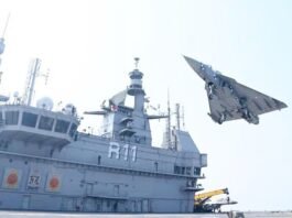 INS विक्रांत पर हुई हल्के लड़ाकू विमान LCA की लैंडिंग, भारतीय नौसेना की बड़ी कामयाबी