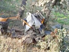 ट्रक ऑटो टक्कर