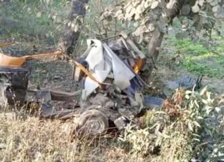 ट्रक ऑटो टक्कर