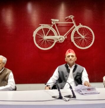 बुलडोजर से डराना भाजपा का एजेंडा, इन्हीं कुनीतियों के चलते समाज का हर वर्ग परेशान: अखिलेश यादव