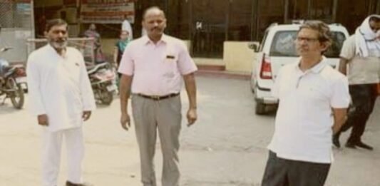 झांसी पहुंचे अमिताभ ठाकुर