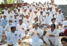 सत्याग्रह कर कांग्रेस ने प्रधानमंत्री मोदी से पूछा, सरकार क्यों कर रही अडानी का बचाव कांग्रेस का सत्याग्रह