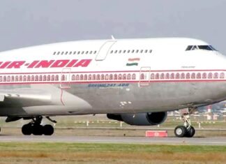 क्रू मेंबर से मारपीट