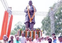 लालजी टंडन की प्रतिमा का अनावरण कर CM योगी ने कहा, तय की शून्य से शिखर की जीवन यात्रा लाल जी टंडन