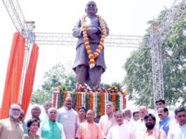 लालजी टंडन की प्रतिमा का अनावरण कर CM योगी ने कहा, तय की शून्य से शिखर की जीवन यात्रा लाल जी टंडन