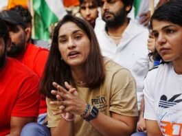 बृजभूषण शरण सिंह के खिलाफ विनेश फोगाट समेत भारत का दुनिया में नाम रोशन करने वाले पहलवानों का धरना जारी, SC में दाखिल की याचिका दुनिया में नाम रोशन