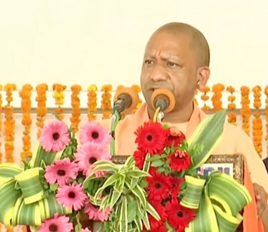 अलीगढ़ जनसभा में बोले CM योगी, भारत के नागरिक अब जहां भी जाते, उन्हें सम्मान से जाता है देखा अलीगढ़ जनसभा
