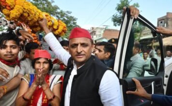 अखिलेश ने यूपी के डिप्टी सीएम को बताया ‘माफिया’, केशव मौर्या पर भी किया पलटवार औरैया पहुंचे अखिलेश यादव