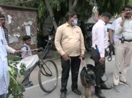 स्कूल में बम