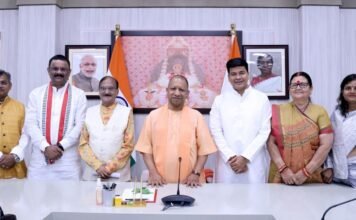 CM योगी का नव निर्वाचित मेयरों को निर्देश, आत्मनिर्भर भारत की तर्ज पर नगर निगमों को भी बनाएं आत्मनिर्भर भारत