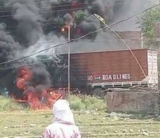 यूपी: हाईटेंशन तार की चपेट में आने से बुलेट सवार दो युवकों की जलकर मौत, एक की होने वाली थी तीन दिन बाद शादी युवकों की जलकर मौत